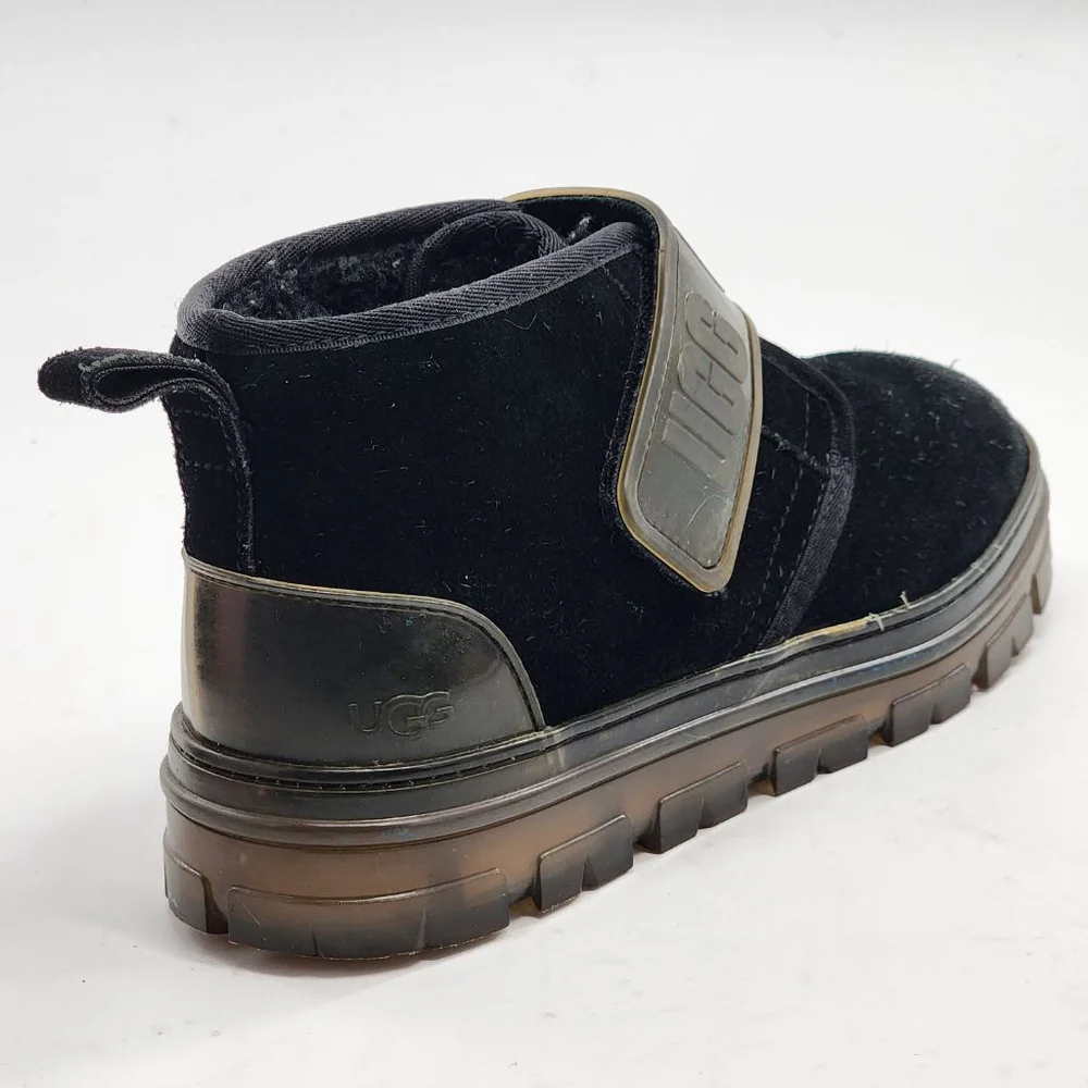UGG Neumel Suede Shealing Lined Clear Winter Boots 8 Black